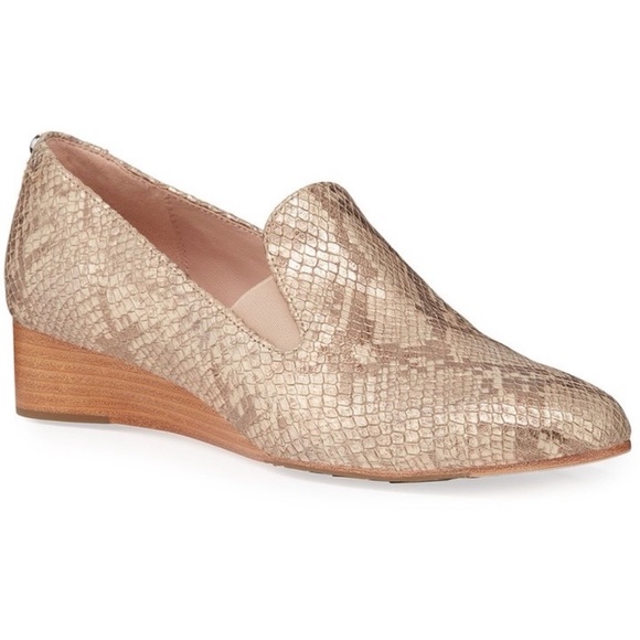 Taryn Rose Claudia Snake Wedge Slip-Ons in Soft Gold Size 8.5 Metallic Neutrals - Picture 1 of 12
